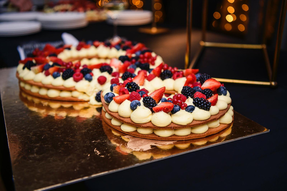 Lusso e Magia: un Rooftop Milanese diventa un'Oasi di Eleganza per un Compleanno Indimenticabile - 19